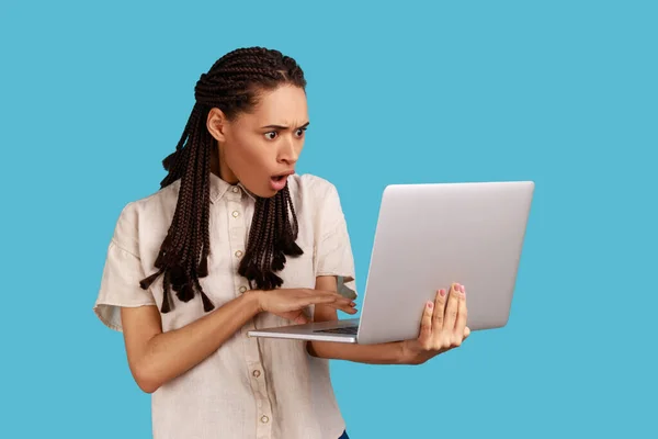 Indignant Woman Being Shocked Operational Software Problems Looks Panic Afraids — Fotografia de Stock