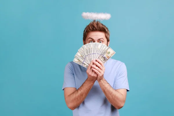 Porträt Eines Jungen Erwachsenen Bärtigen Engels Mit Heiligem Nimbus Über — Stockfoto