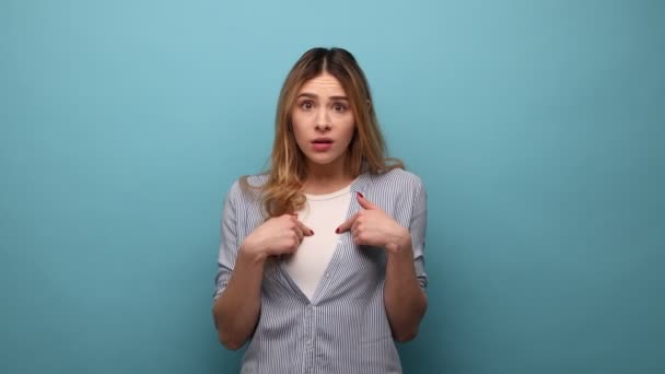 Portrait Unhappy Scared Young Adult Woman Pointing Herself Looking Camera — Stock Video