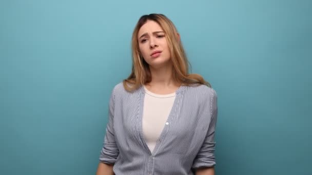 Depressed Woman Wavy Hair Slapping Forehead Regret Gesture Blaming Herself — Stock Video