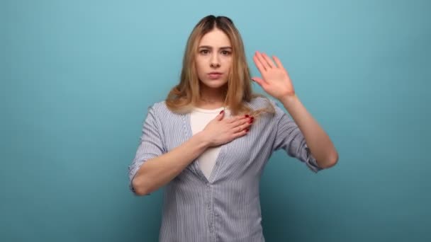 Portrait Very Responsible Honest Woman Giving Promise Making Solemn Vow — Stock Video