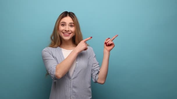 Portrait Positive Optimistic Woman Pointing Side Copy Space Gesturing Attention — Stock Video