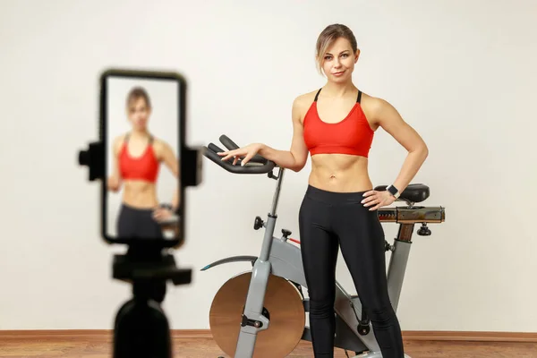 Attractive Woman Fitness Instructor Sports Tights Top Broadcasting Livestream Using — Stock Photo, Image