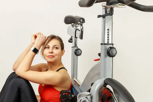 Portrait Sporty Athletic Woman Sitting Exercise Bike Having Rest Cardio — Stock Photo, Image