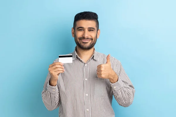 Businessman Holding Credit Card Looking Toothy Smile Recommend Bank Shopping — Stok fotoğraf