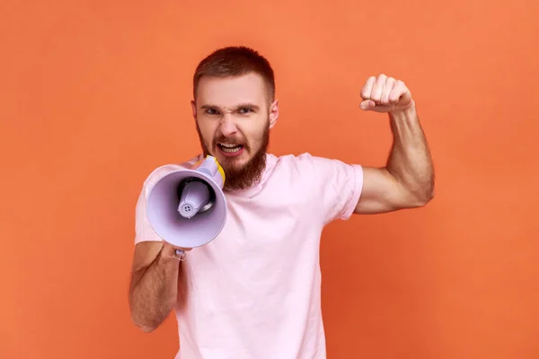 Portrait Angry Bearded Man Loudly Screaming Megaphone Making Announce Protesting — Stok fotoğraf
