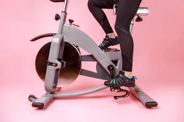 Portrait Bike Simulator Women Legs Black Sneakers Leggins Cardio Workout — Stock Photo, Image