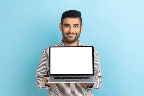 Look Internet Advertising Portrait Cheerful Business Holding Laptop Empty Screen — Foto Stock