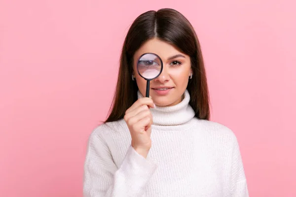 Brunette Woman Holds Magnifying Glass Looking Camera Big Zoom Eye — Stok fotoğraf