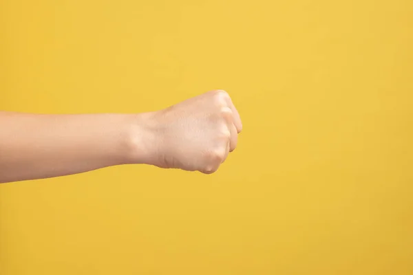 Profil Side View Closeup Woman Hand Showing Boxing Fists Hand – stockfoto