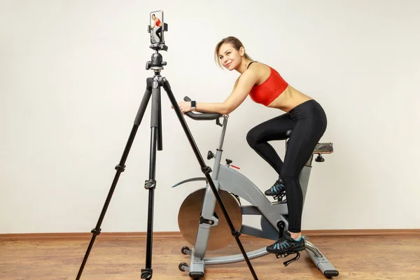 Side View Portrait Woman Blogger Recording Video Her Sport Vlog — Stock Photo, Image