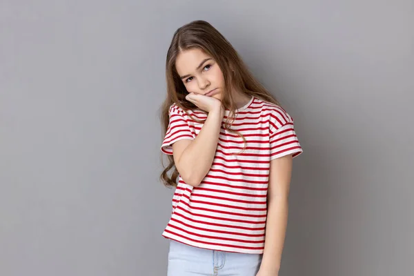 Portrait Little Girl Wearing Shirt Listening Tedious Story Gloomy Depressed — Stock Photo, Image