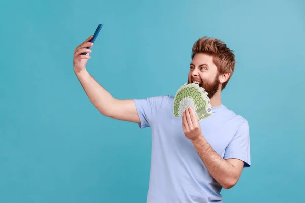 Portrait Excited Handsome Bearded Man Making Selfie Big Fan Euro — Stock Photo, Image