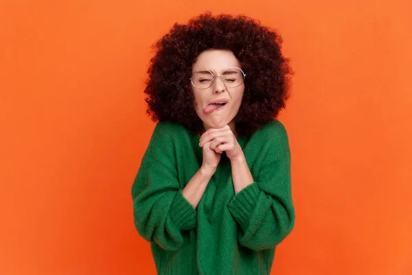 Portrait Funny Woman Afro Hairstyle Wearing Green Casual Style Sweater — Foto de Stock