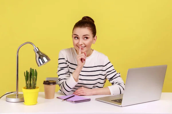 Happy Woman Employee Workplace Shushing Silence Gesture Holding Finger Lips — Foto Stock