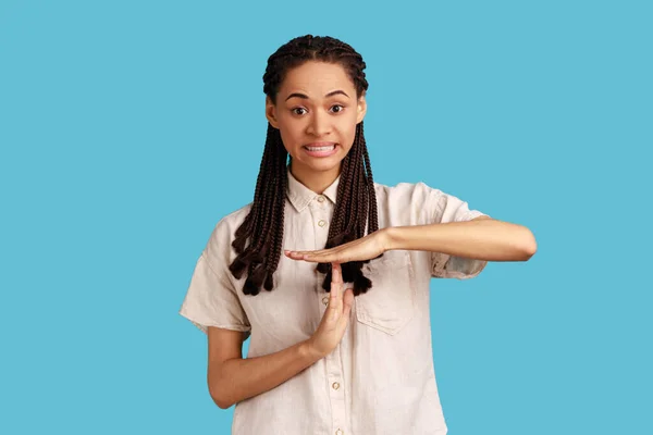 Need More Time Portrait Frustrated Woman Black Dreadlocks Showing Time — Stock Photo, Image