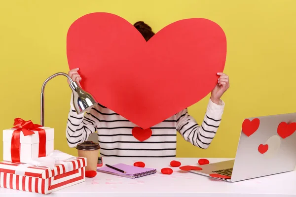 Woman Office Worker Hiding Holding Hands Big Red Paper Heart — Stockfoto