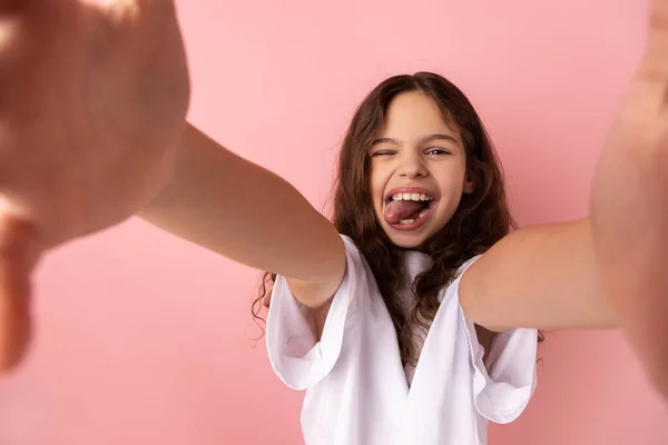 Portrait Funny Little Girl Wearing White Shirt Having Positive Facial — Stok fotoğraf
