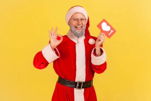 Portrait Smiling Elderly Man Gray Beard Wearing Santa Claus Costume — Stock Photo, Image