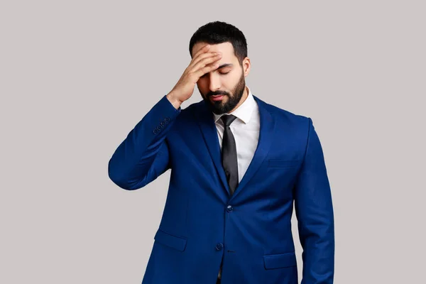 Depressieve Man Met Baard Die Facepalm Gebaar Maakt Spijt Schaamte — Stockfoto