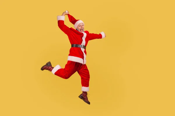 Volledige Lengte Van Oudere Man Met Grijze Baard Dragen Kerstman — Stockfoto