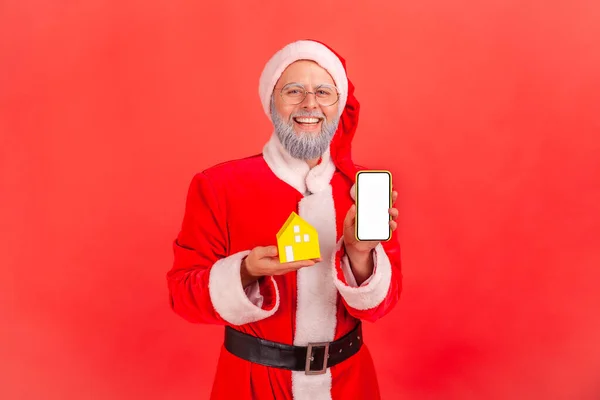 Retrato Anciano Sonriente Con Barba Gris Con Traje Santa Claus — Foto de Stock