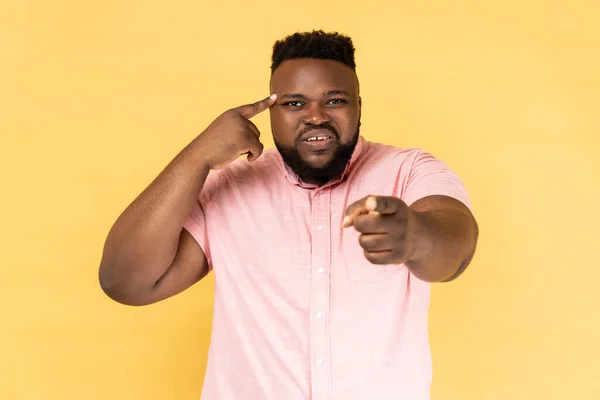 You Dumb Out Mind Portrait Man Wearing Pink Shirt Showing — Stock Photo, Image