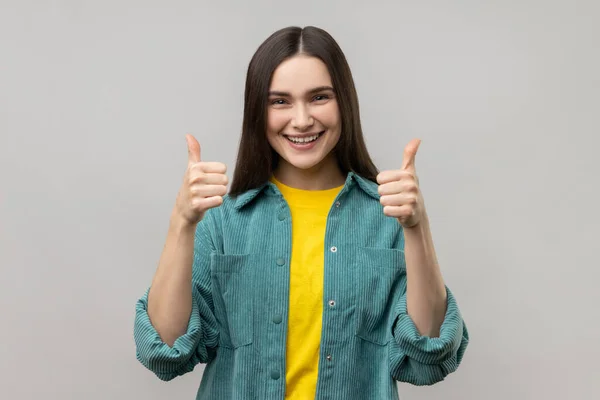 Happy Woman Looking Camera Toothy Smile Showing Thumbs Approval Sign — Stock Photo, Image