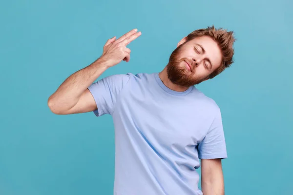 Retrato Hombre Barbudo Deprimido Cansado Sosteniendo Los Dedos Cerca Sien — Foto de Stock