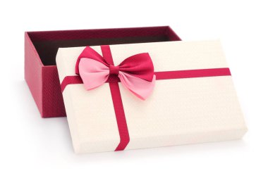 Hediye kutuları, beyaz arka planda hediyeler izole edilmiş. Tatilde. Sevgililer Günü. Kadınlar Günü. Anneler Günü.