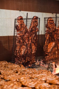Barbekü, sosis ve inek kaburgası, geleneksel Arjantin mutfağı, P