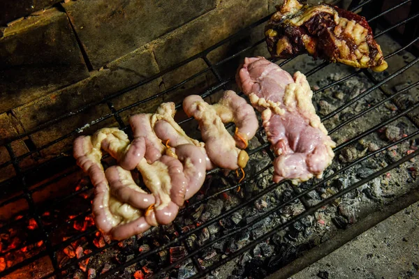 Intestinos Vaca Apresentados Uma Grelha Cozinha Tradicional Argentina — Fotografia de Stock