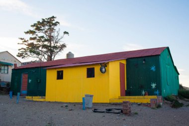 Puerto Piramitleri, Yarımada Valdes, Chubut Eyaleti, Patagonya, Arjantin 'de tipik bir yapı..