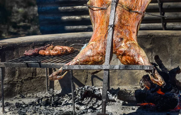 Bárány Nyárson Hagyományos Argentin Módszerrel Főzve Pampa Tartomány Patagónia Argentína — Stock Fotó