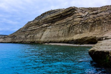 Yarımada Valdes, Dünya Mirası, Patagonya Arjantin 'deki kayalıkları olan kıyı manzarası