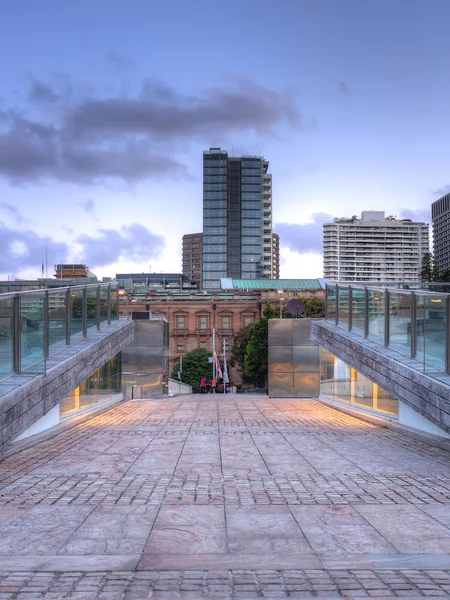 iki platform arasında