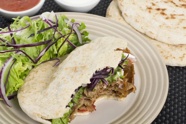 Helft gegeten donner kebab — Stockfoto