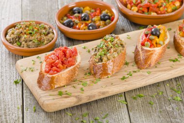 tapas ekmek üzerinde