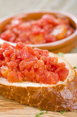 İspanyol domates ekmek