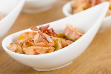 Kızarmış kalamar halkaları