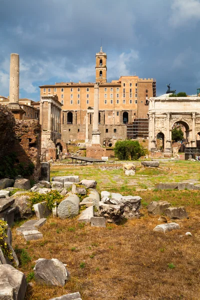 Bir yaz günü sırasında Roma, İtalya, Forum romanum — Stok fotoğraf