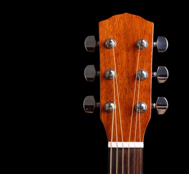 siyah arka plan üzerinde gitar boyun üst