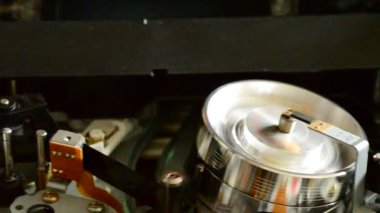 içinde kaset kaset kaydedici. dolly vurdu