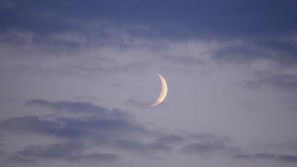 Timelapse lunaire avec nuages 