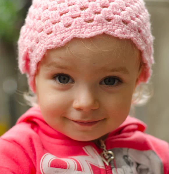 Küçük kız, açık duygusal portre — Stok fotoğraf