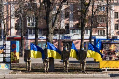 Poltava, Ukrayna - 20 Şubat 2022 Nebesna Sotnia Anıtı ve Meydan ve Haysiyet Devrimi Ayini