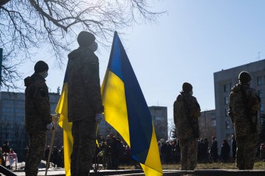 Poltava, Ukrayna - 20 Şubat 2022 Nebesna Sotnia Anıtı ve Meydan ve Haysiyet Devrimi Ayini