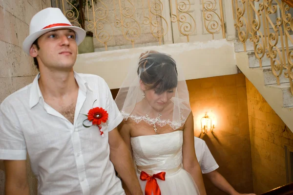 Casamento os recém-casados com velas — Fotografia de Stock