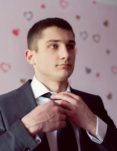 Portrait of a handsome groom on his wedding celebration. — Stock Photo, Image