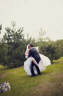 kaldırımı yeni-evliler